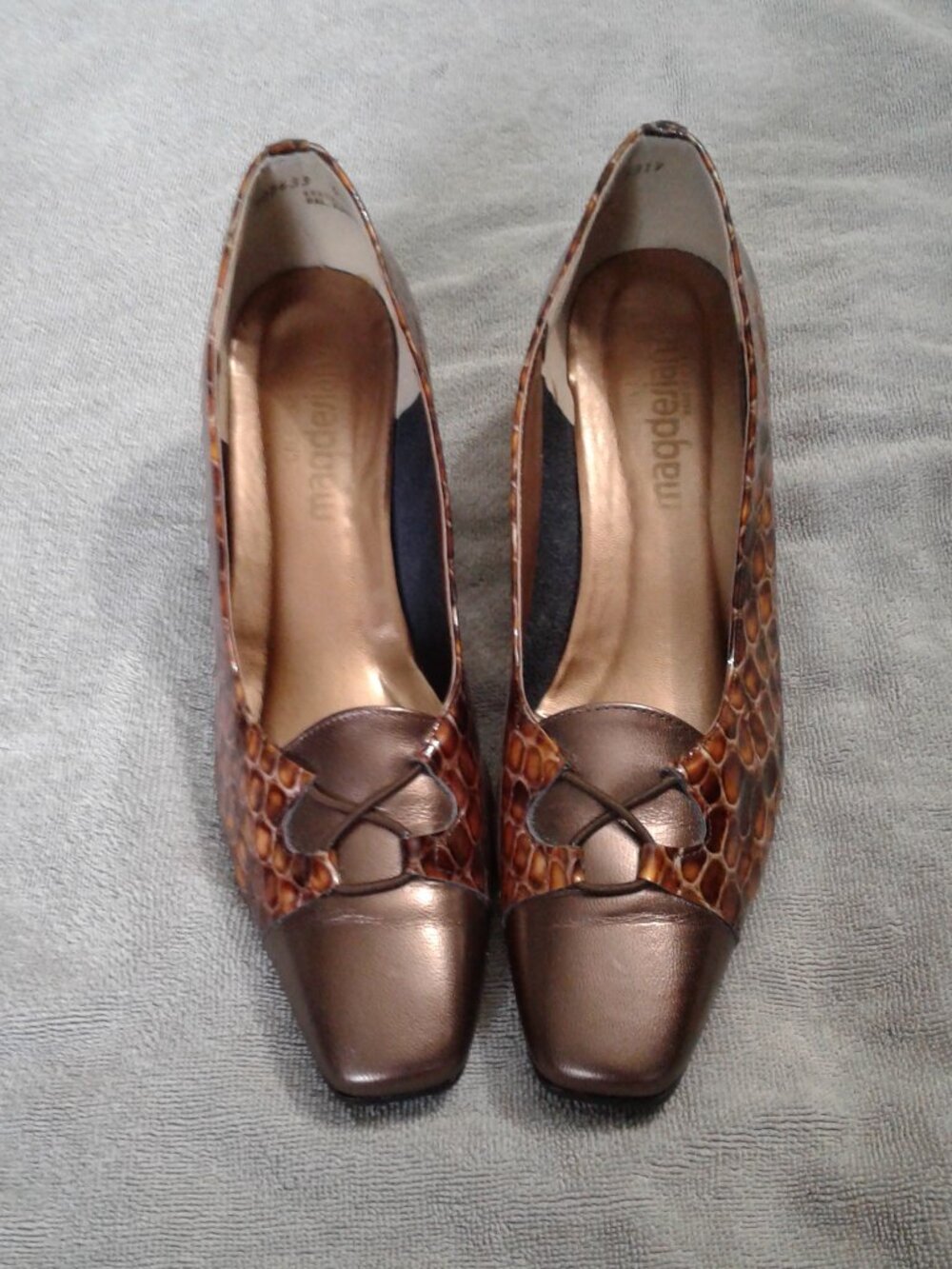 California Magdesians  Brown Heels   Size 9 1/2 N  1" Heel